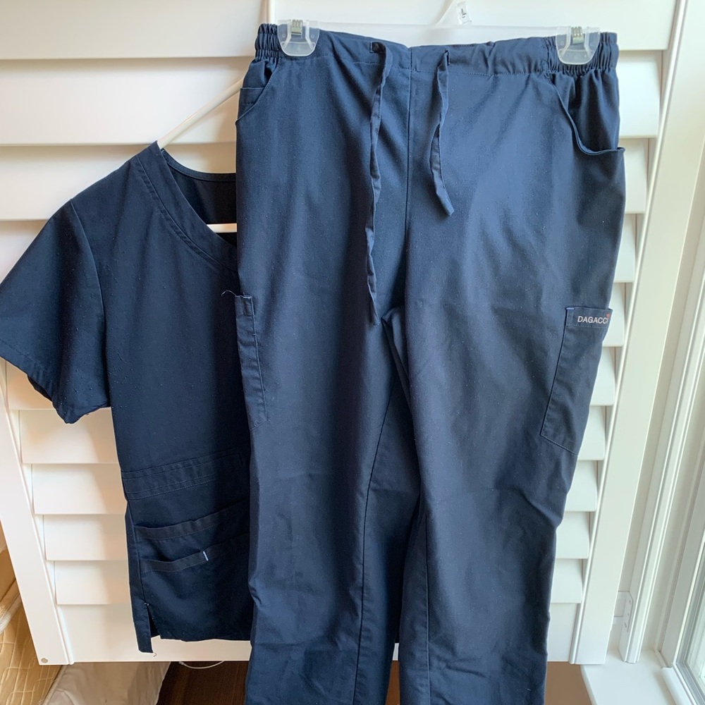 Dagacci Scrub Pair